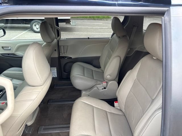 2018 Toyota Sienna XLE