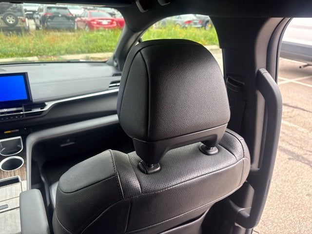 2025 Toyota Sienna Platinum