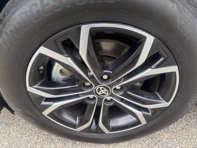 2025 Toyota Sienna Platinum