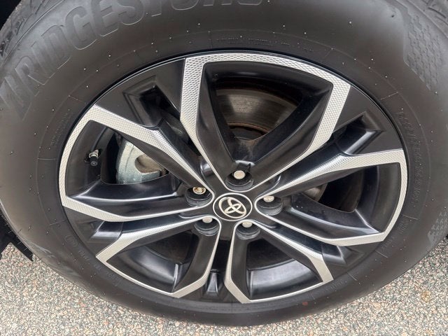 2025 Toyota Sienna Platinum
