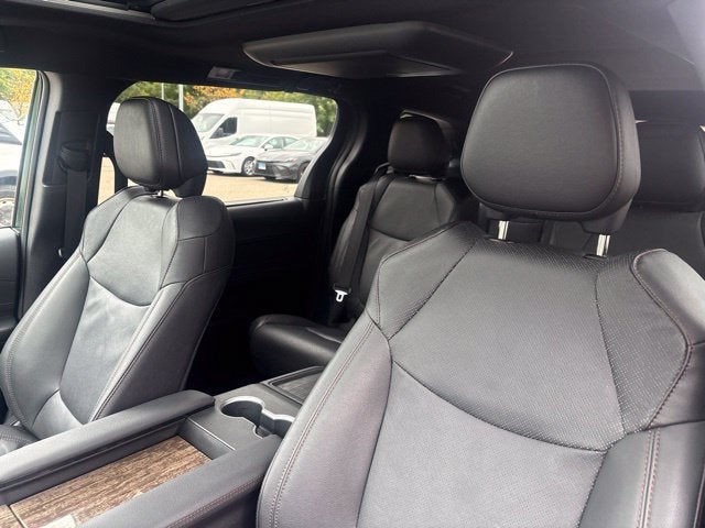 2025 Toyota Sienna Platinum