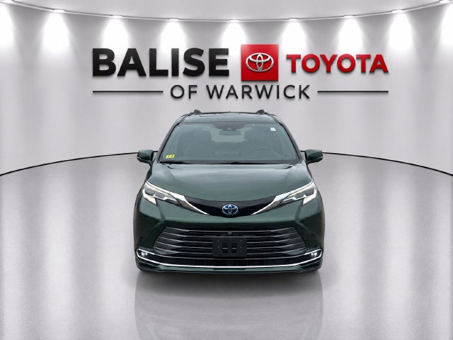 2025 Toyota Sienna Platinum