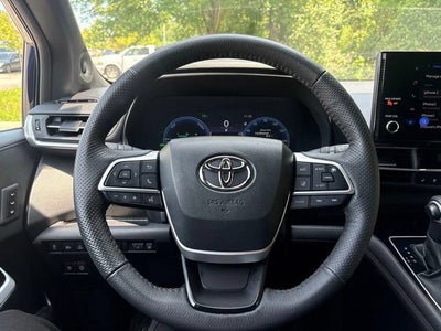 2025 Toyota Sienna Platinum