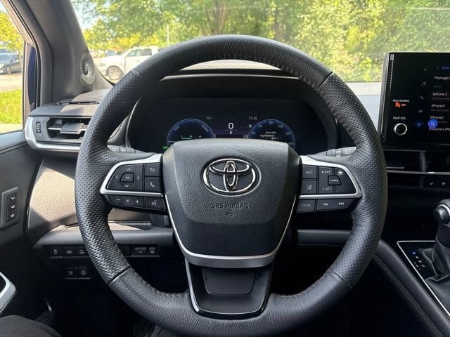 2025 Toyota Sienna Platinum