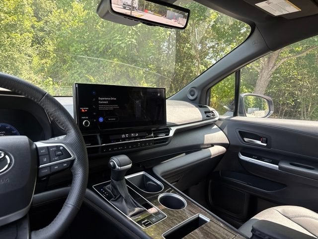 2025 Toyota Sienna Platinum