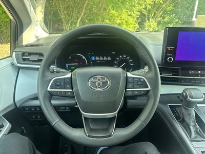 2025 Toyota Sienna XLE