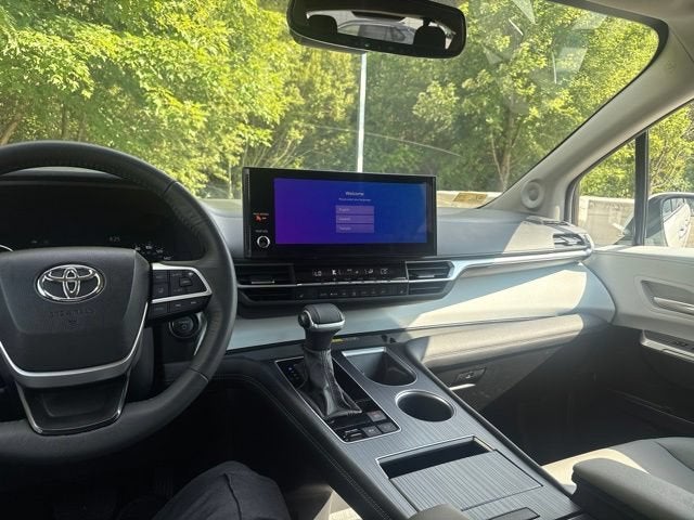 2025 Toyota Sienna XLE