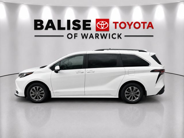 2025 Toyota Sienna XLE