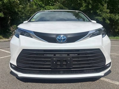 2025 Toyota Sienna XLE