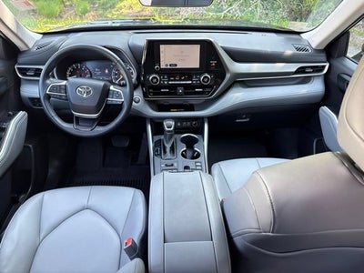 2025 Toyota Highlander XLE