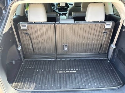 2025 Toyota Highlander XLE
