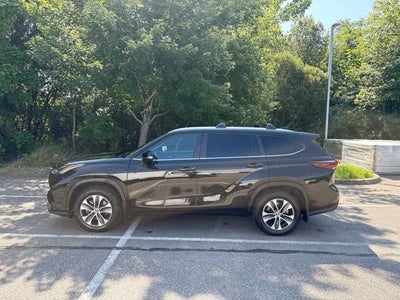 2025 Toyota Highlander XLE
