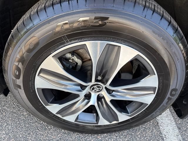 2025 Toyota Highlander XLE