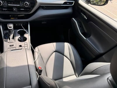 2025 Toyota Highlander XLE