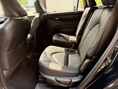 2025 Toyota Highlander XLE