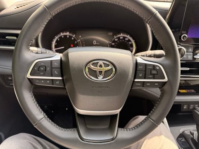 2025 Toyota Highlander XLE