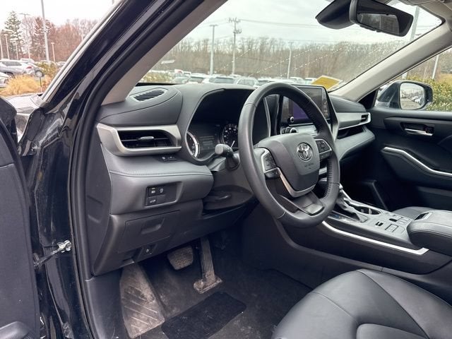 2025 Toyota Highlander XLE