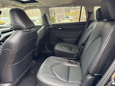 2025 Toyota Highlander XLE