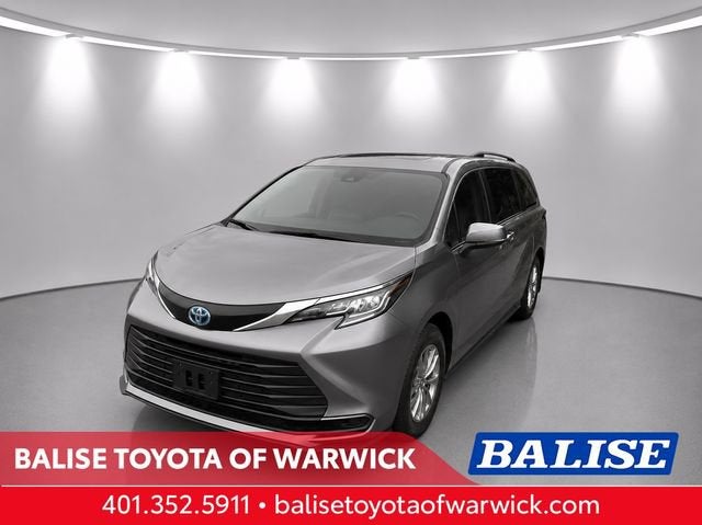 2023 Toyota Sienna LE