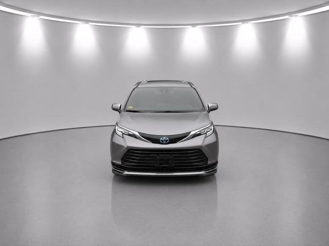 2023 Toyota Sienna LE