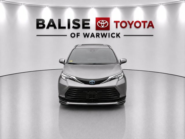2023 Toyota Sienna LE
