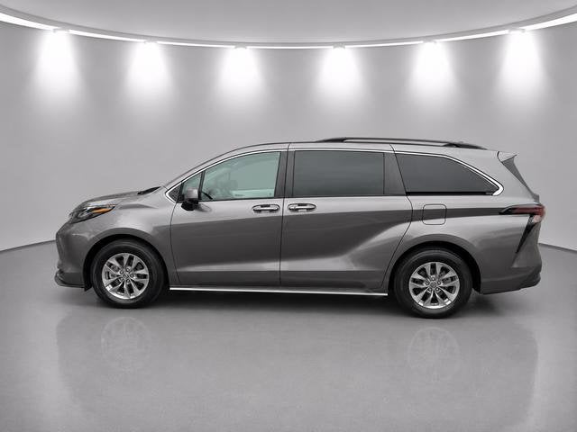 2023 Toyota Sienna LE
