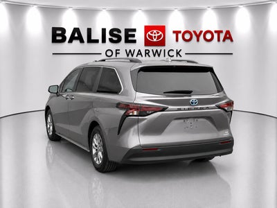 2023 Toyota Sienna LE
