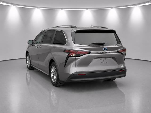 2023 Toyota Sienna LE