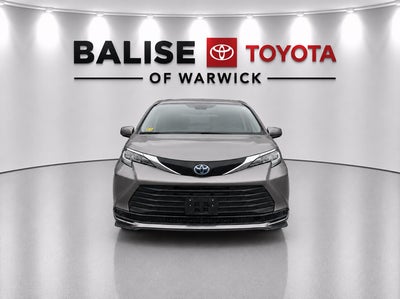 2023 Toyota Sienna LE