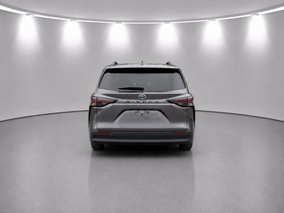 2023 Toyota Sienna LE