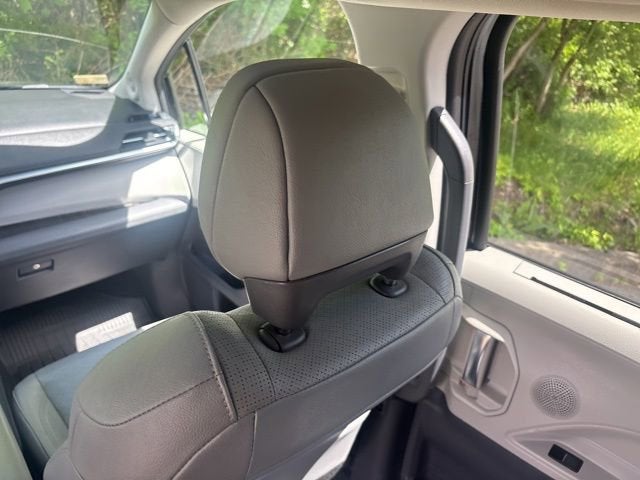 2022 Toyota Sienna Limited