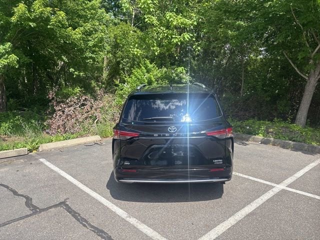 2022 Toyota Sienna Limited