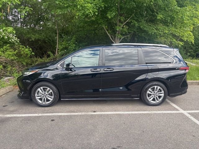 2022 Toyota Sienna Limited