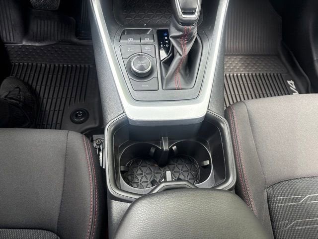 2025 Toyota RAV4 Plug-In Hybrid SE