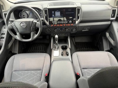 2025 Nissan Frontier SV