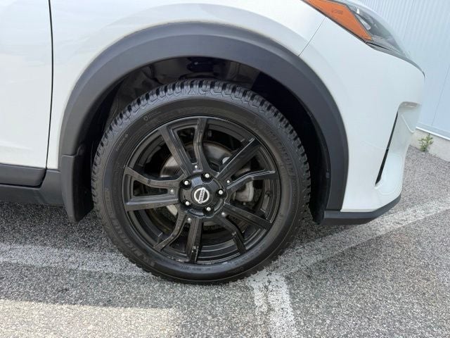 2021 Nissan Kicks SR