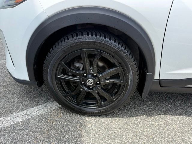 2021 Nissan Kicks SR