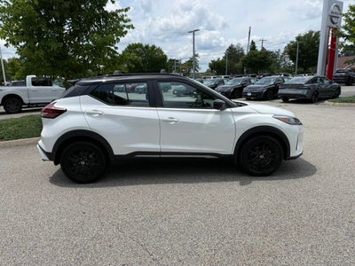 2021 Nissan Kicks SR