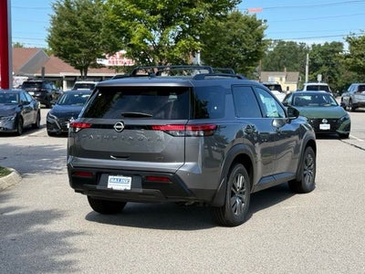 2026 Nissan Pathfinder SV