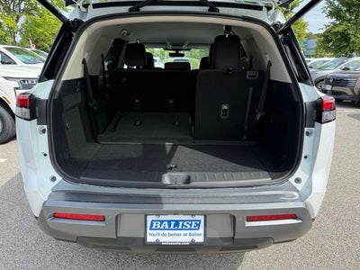 2026 Nissan Pathfinder SL
