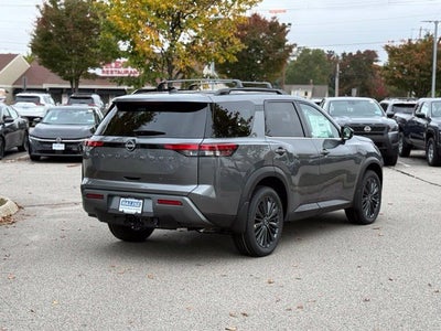 2026 Nissan Pathfinder SL
