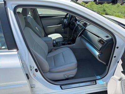 2016 Toyota Camry Hybrid XLE