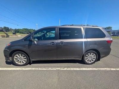 2017 Toyota Sienna XLE