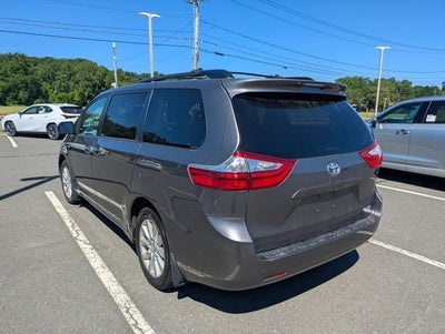 2017 Toyota Sienna XLE