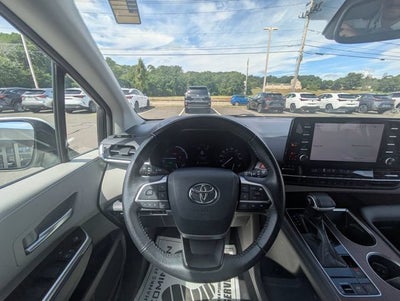 2021 Toyota Sienna XLE