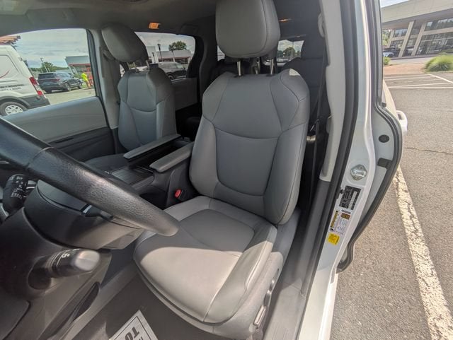 2021 Toyota Sienna XLE