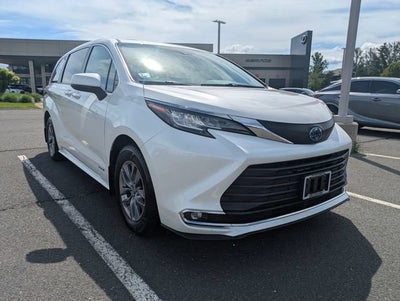 2021 Toyota Sienna XLE