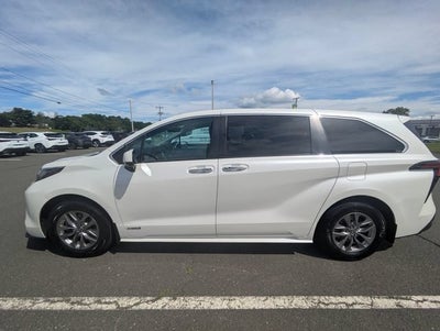 2021 Toyota Sienna XLE