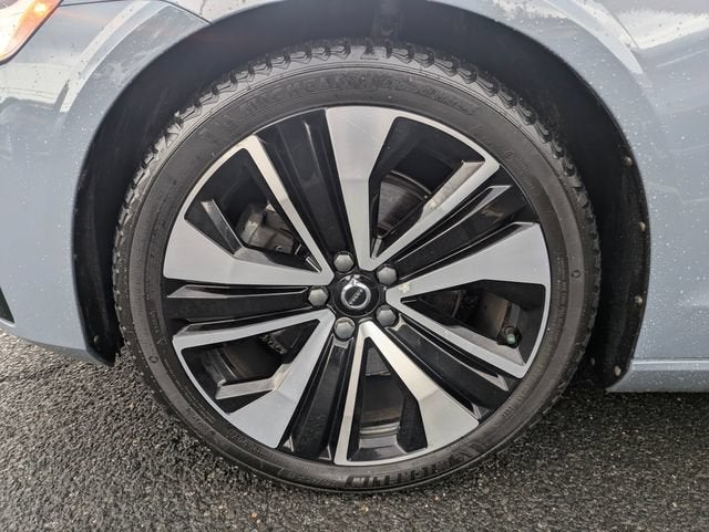 2022 Volvo S60 B5 Momentum