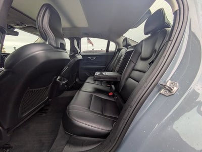 2022 Volvo S60 B5 Momentum
